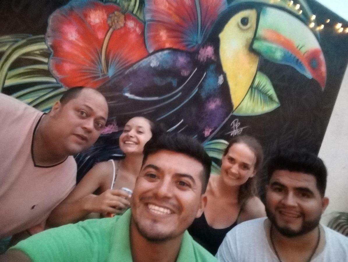 Margaritas Hostel Puerto Vallarta Buitenkant foto