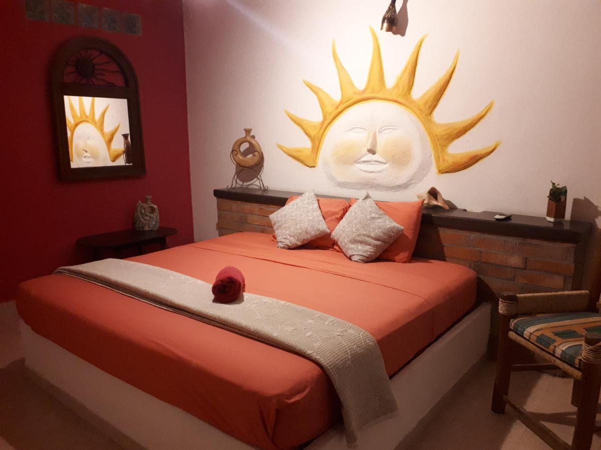 Margaritas Hostel Puerto Vallarta Buitenkant foto